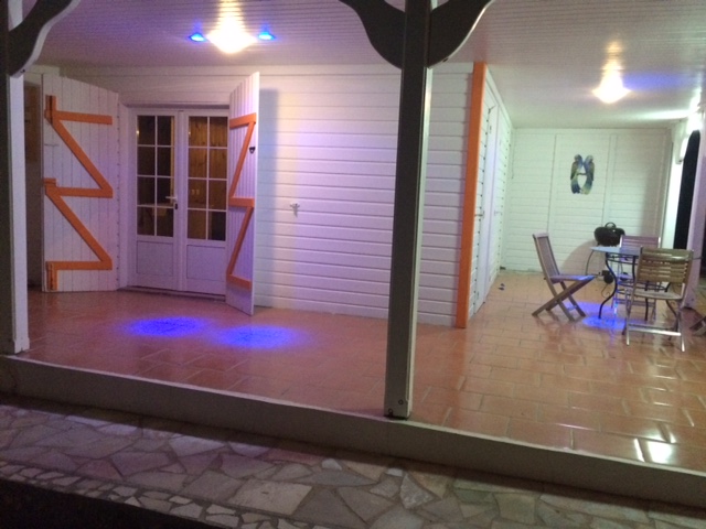 Villa créole joliment décorée proche plage